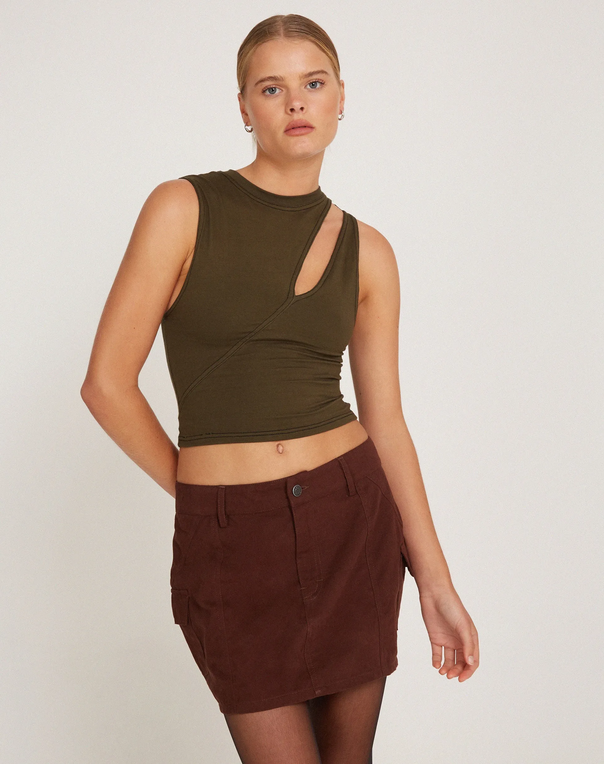 Ajeng Low Rise Cargo Mini Skirt in Seal Brown