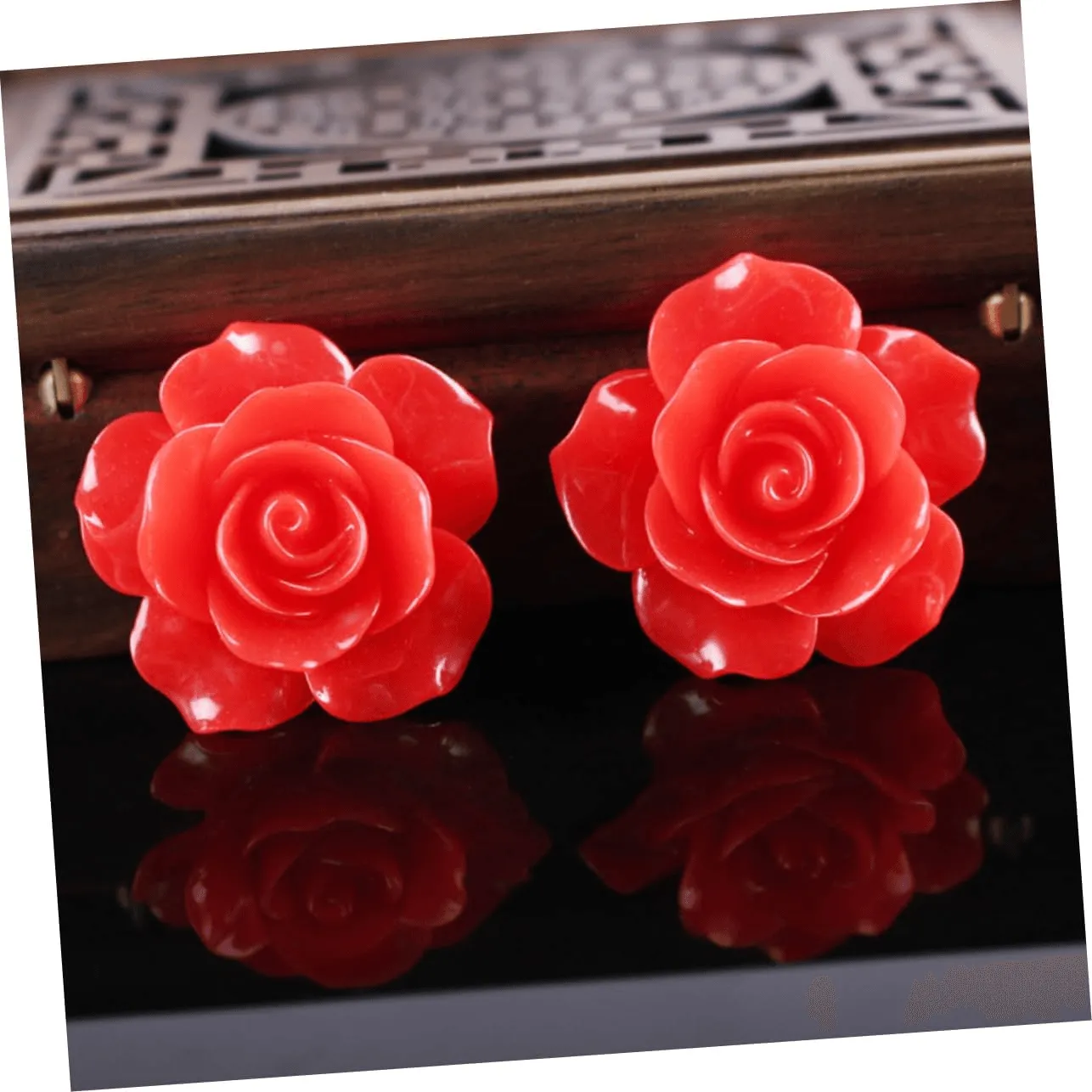 Golden Stainless Steel Stud Earings Flower Design - 088