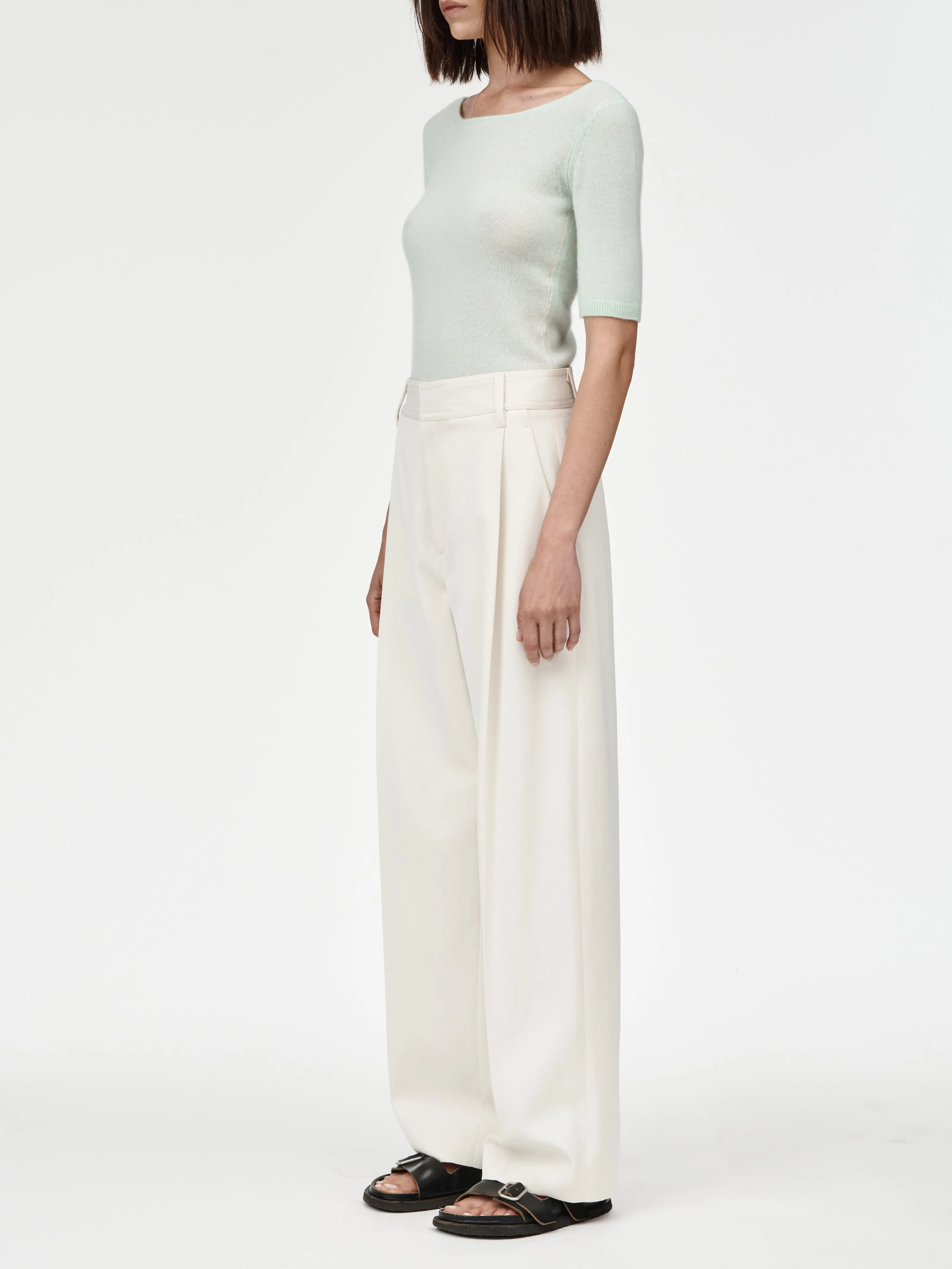 Mid Rise Single Pleat Front Trouser in Ivory