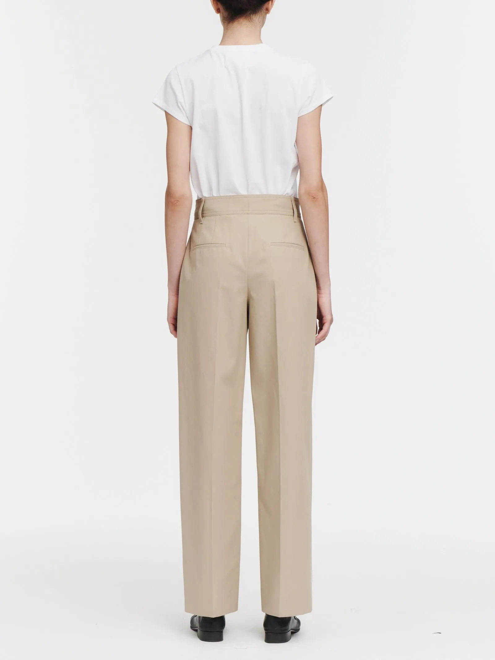 Mid Rise Single Pleat Front Trouser in Sand