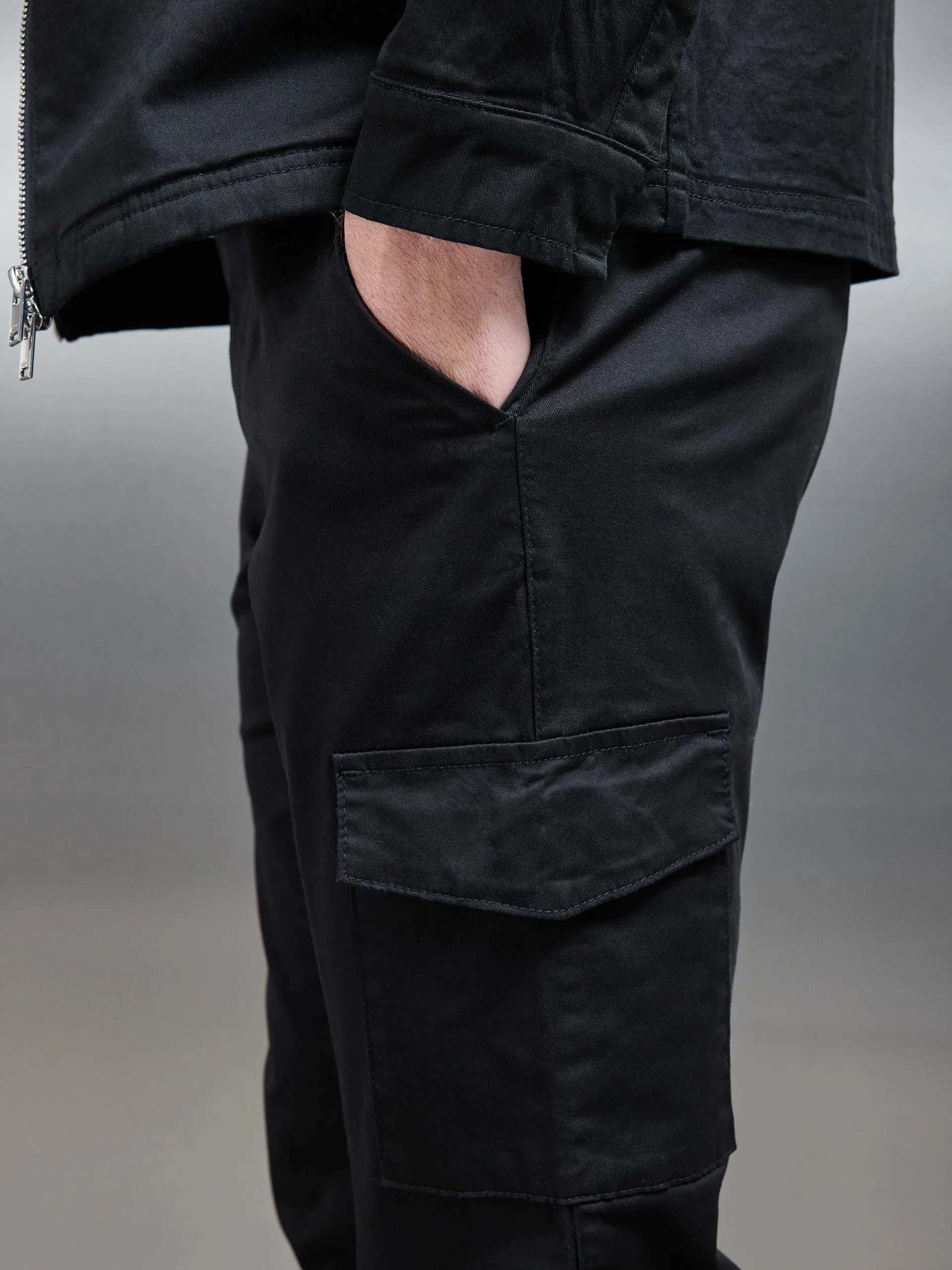 Tailored Cotton Cargo Pant in Black