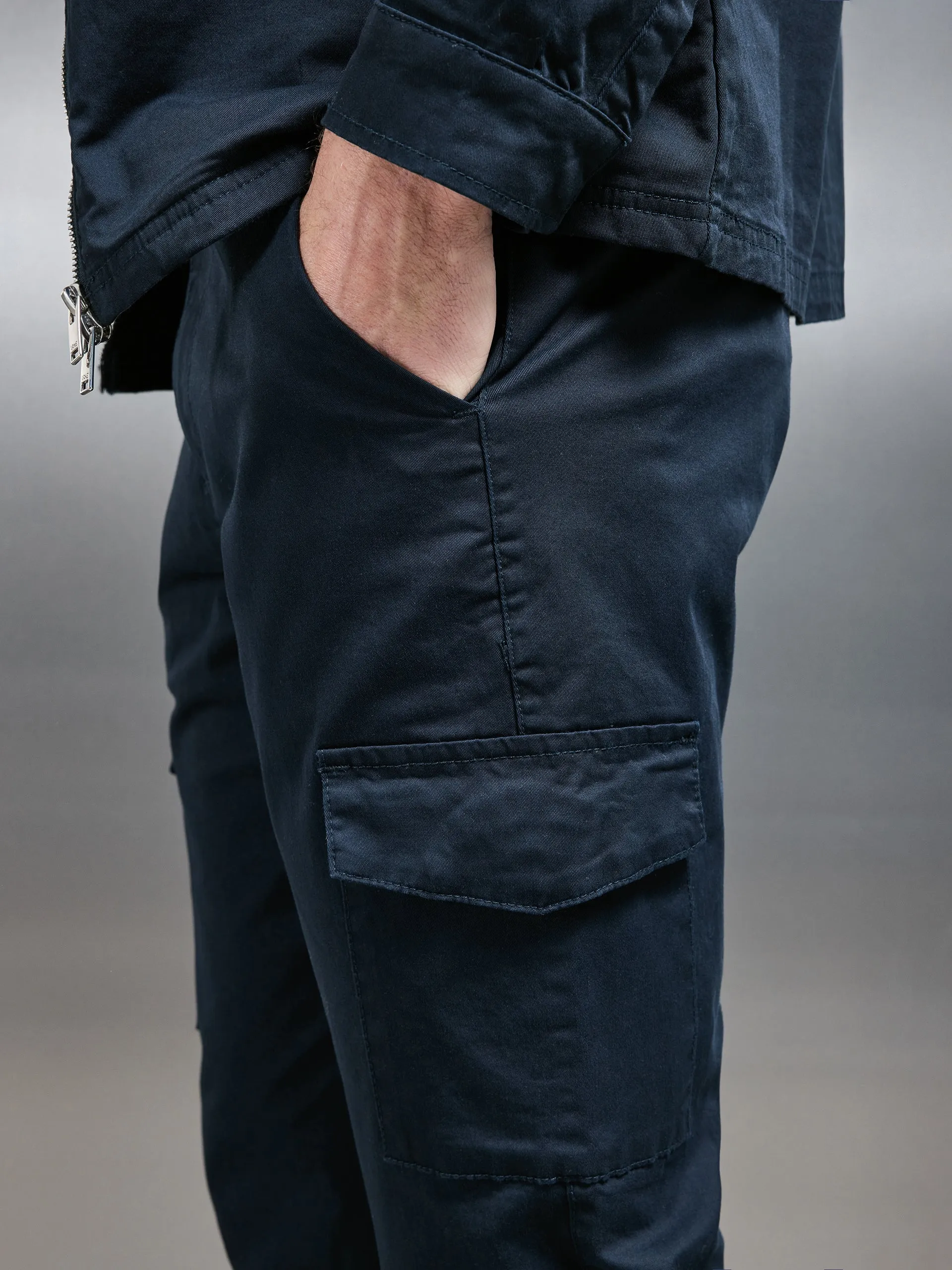 Tailored Cotton Cargo Pant in Navy